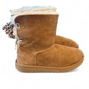 Womens Ugg Bailey Bow Boots SZ 5